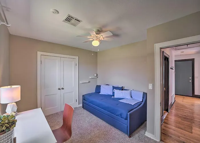 Amazing Musical Abode In Expo Square Neighborhood! *