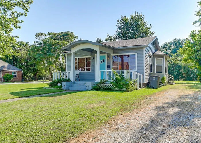 Amazing Musical Abode In Expo Square Neighborhood!