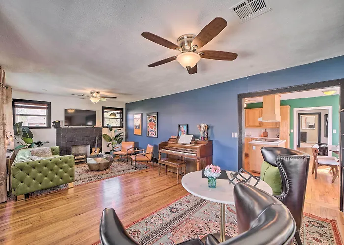Amazing Musical Abode In Expo Square Neighborhood!